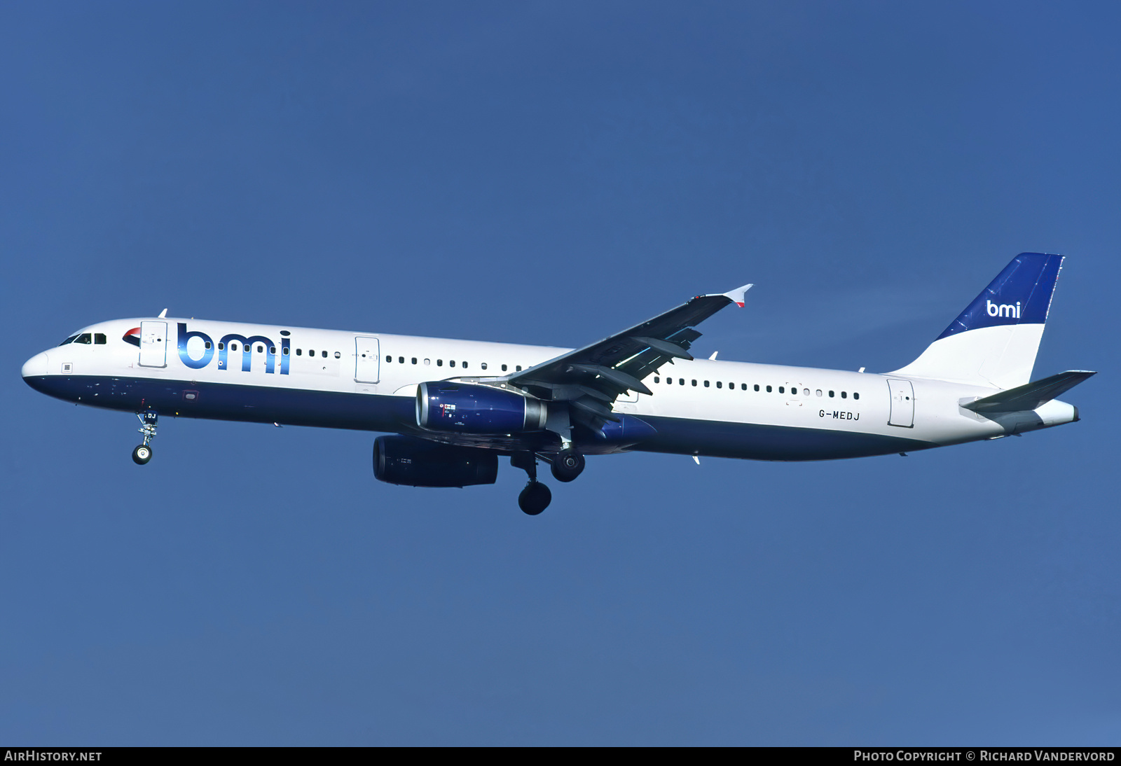 Aircraft Photo of G-MEDJ | Airbus A321-231 | BMI - British Midland International | AirHistory.net #756822