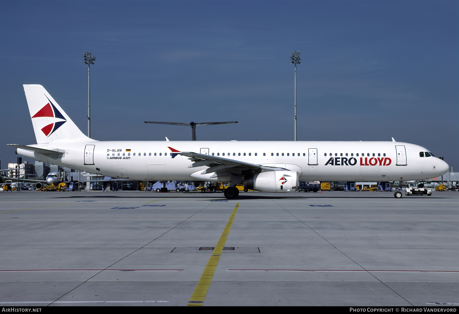 Aircraft Photo of D-ALAN | Airbus A321-231 | Aero Lloyd | AirHistory.net #756862