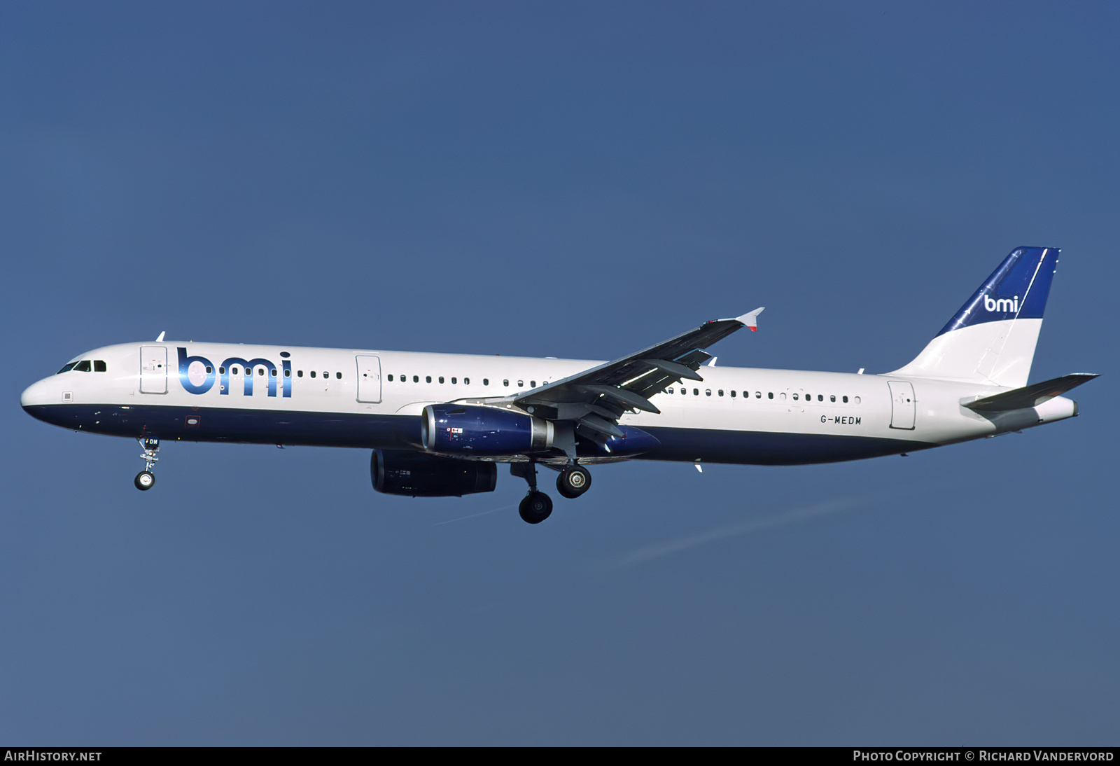 Aircraft Photo of G-MEDM | Airbus A321-231 | BMI - British Midland International | AirHistory.net #756868