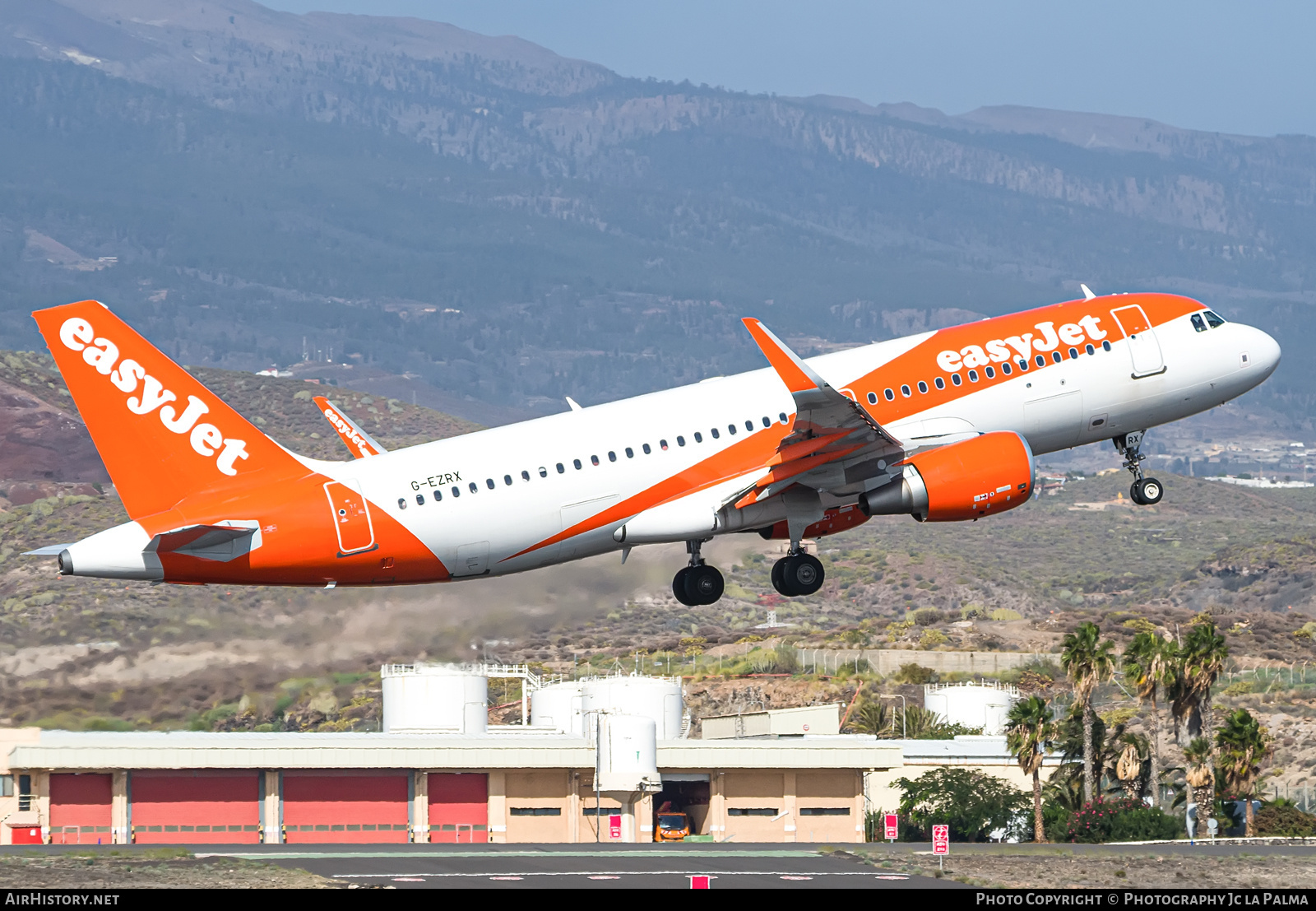 Aircraft Photo of G-EZRX | Airbus A320-214 | EasyJet | AirHistory.net #756956