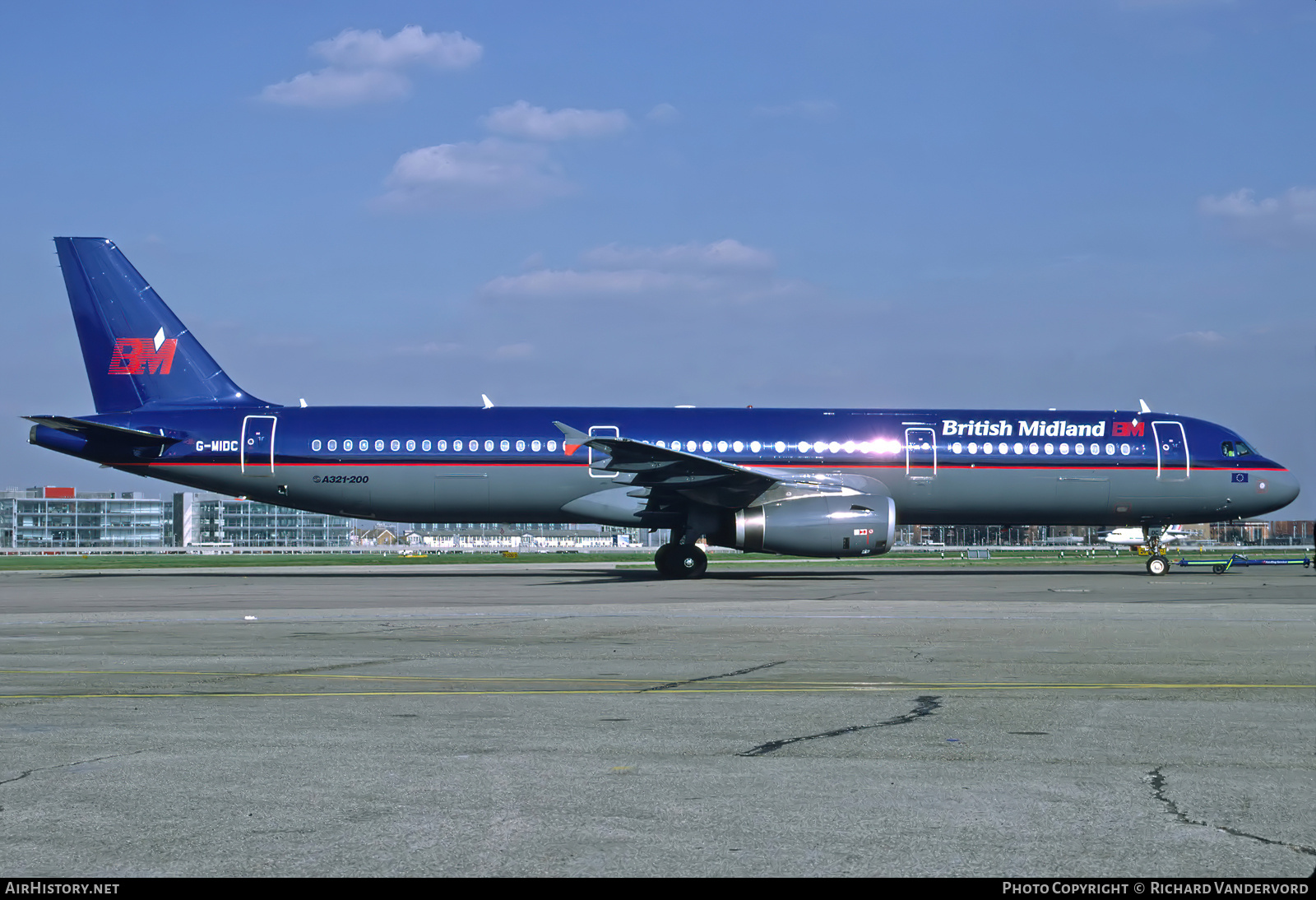 Aircraft Photo of G-MIDC | Airbus A321-231 | British Midland Airways - BMA | AirHistory.net #757064