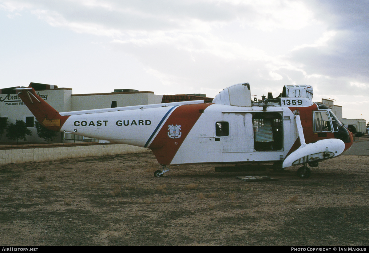 Aircraft Photo of 1359 | Sikorsky HH-52A Seaguard (S-62A) | USA - Coast Guard | AirHistory.net #757122