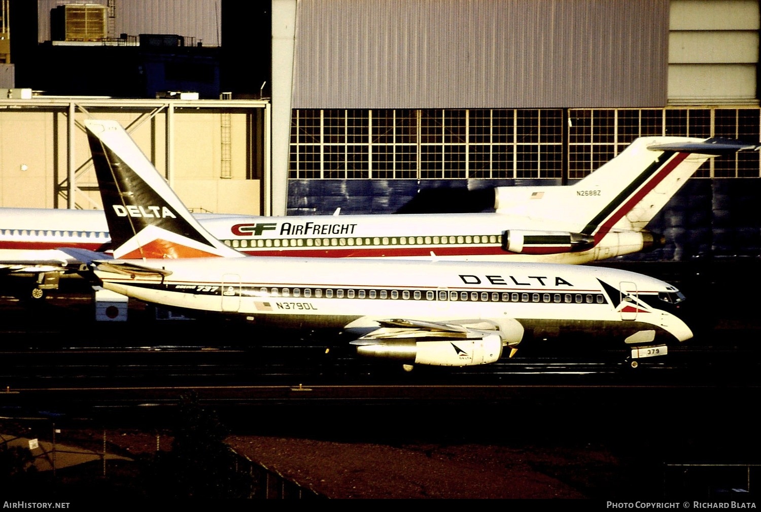 Aircraft Photo of N379DL | Boeing 737-247/Adv | Delta Air Lines | AirHistory.net #757311