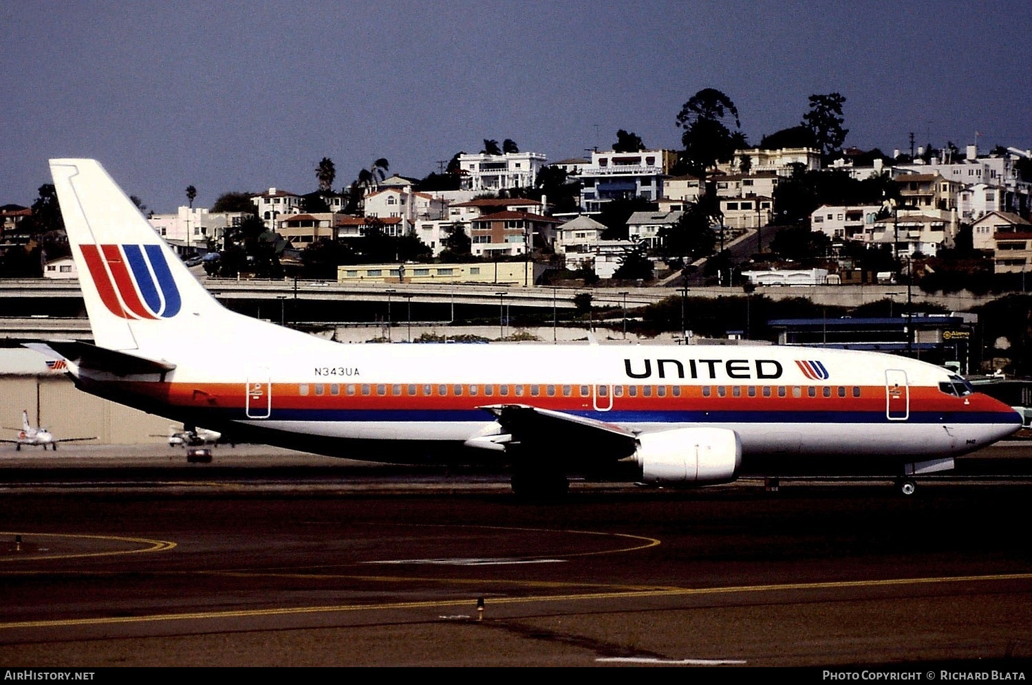 Aircraft Photo of N343UA | Boeing 737-322 | United Airlines | AirHistory.net #757358