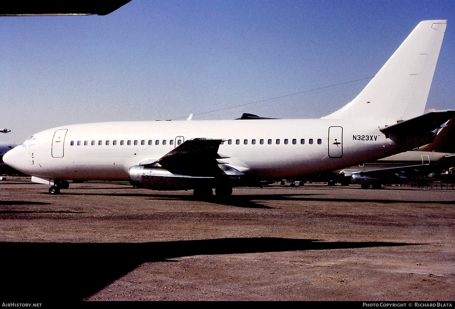 Aircraft Photo of N323XV | Boeing 737-214 | AirHistory.net #757389