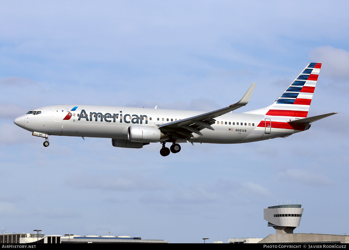 Aircraft Photo of N981AN | Boeing 737-823 | American Airlines | AirHistory.net #757457