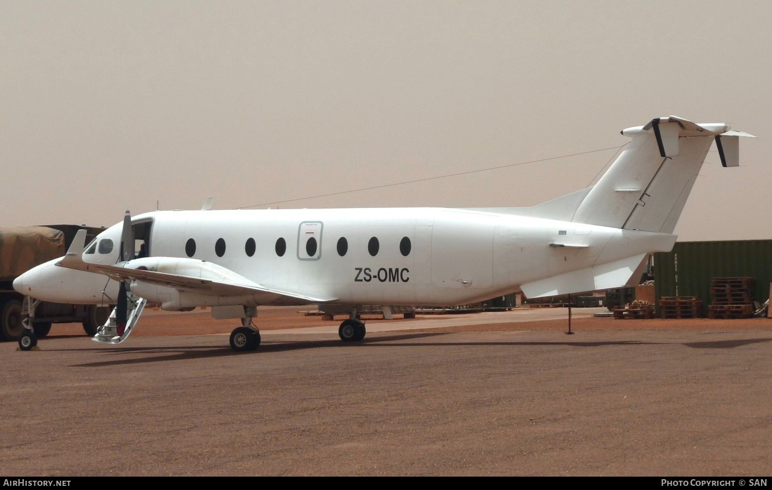 Aircraft Photo of ZS-OMC | Beech 1900D | AirHistory.net #757796