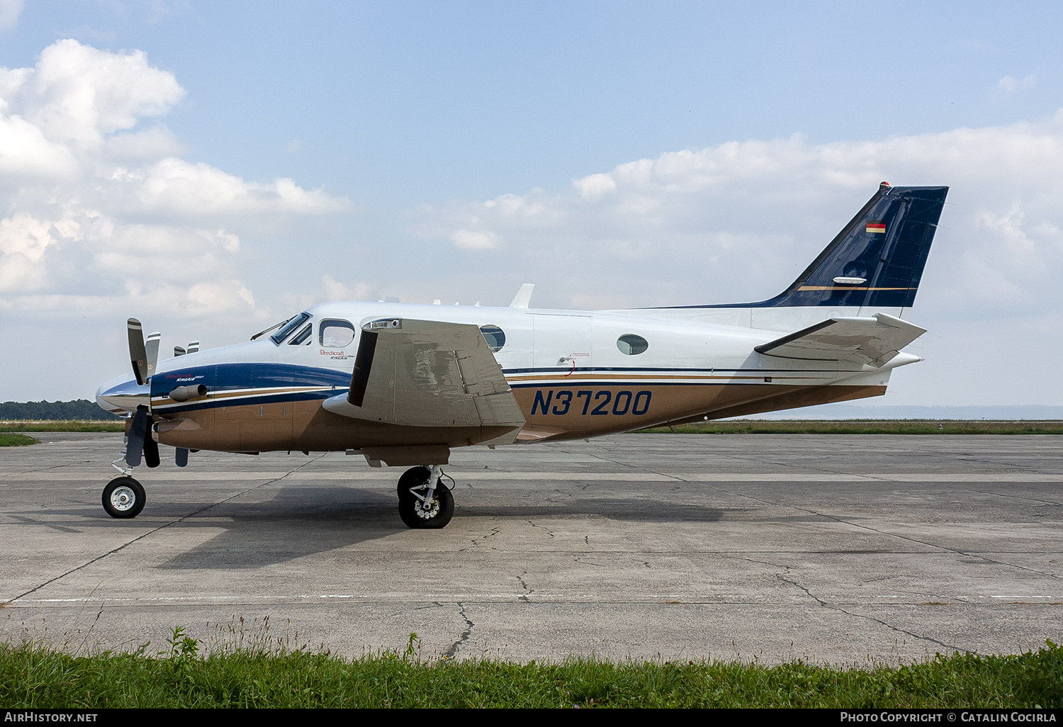 Aircraft Photo of N37200 | Hawker Beechcraft C90GT King Air | Hawker Beechcraft | AirHistory.net #757915