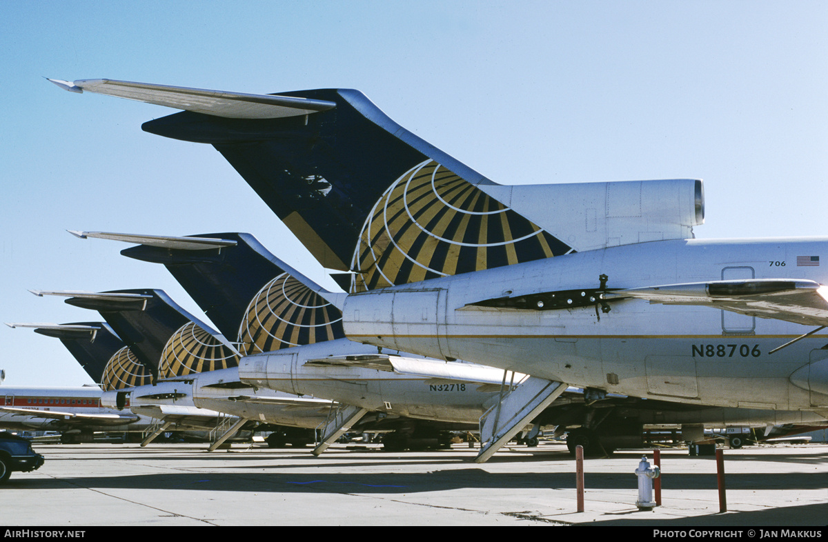 Aircraft Photo of N88706 | Boeing 727-224 | Continental Airlines | AirHistory.net #758047