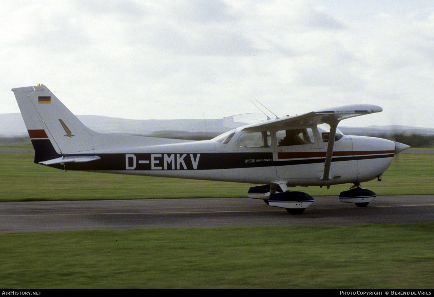 Aircraft Photo of D-EMKV | Reims F172N Skyhawk II | AirHistory.net #758152