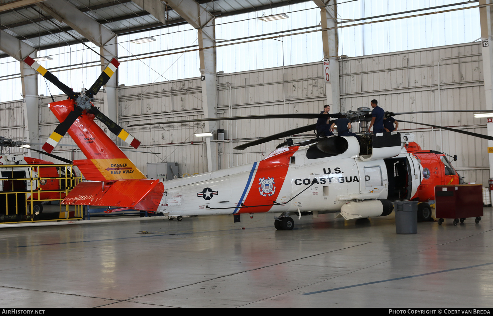 Aircraft Photo of 6047 | Sikorsky MH-60T Jayhawk (S-70B-5) | USA - Coast Guard | AirHistory.net #758295