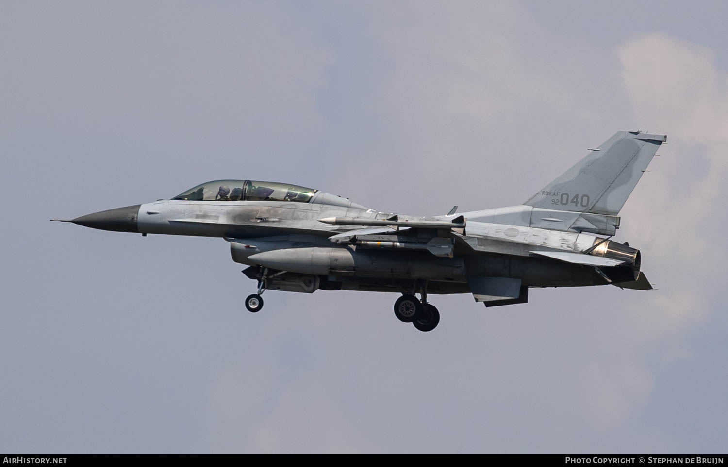 Aircraft Photo of 92-040 | Lockheed Martin KF-16D Fighting Falcon | South Korea - Air Force | AirHistory.net #758341