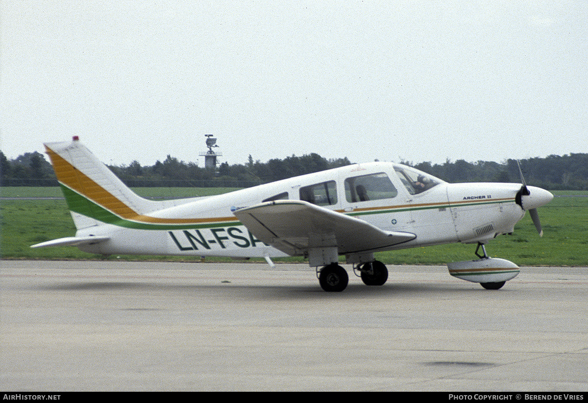 Aircraft Photo of LN-FSA | Piper PA-28-181 Archer II | AirHistory.net #758366