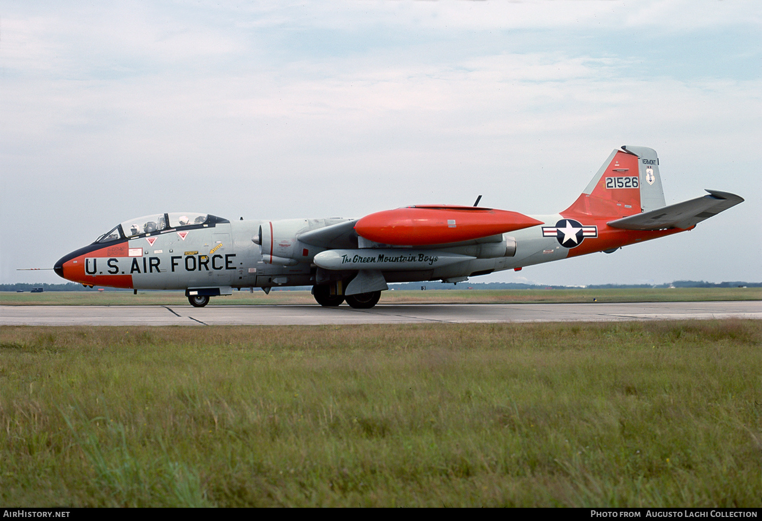 Aircraft Photo of 52-1526 / 21526 | Martin EB-57B Canberra | USA - Air Force | AirHistory.net #758488