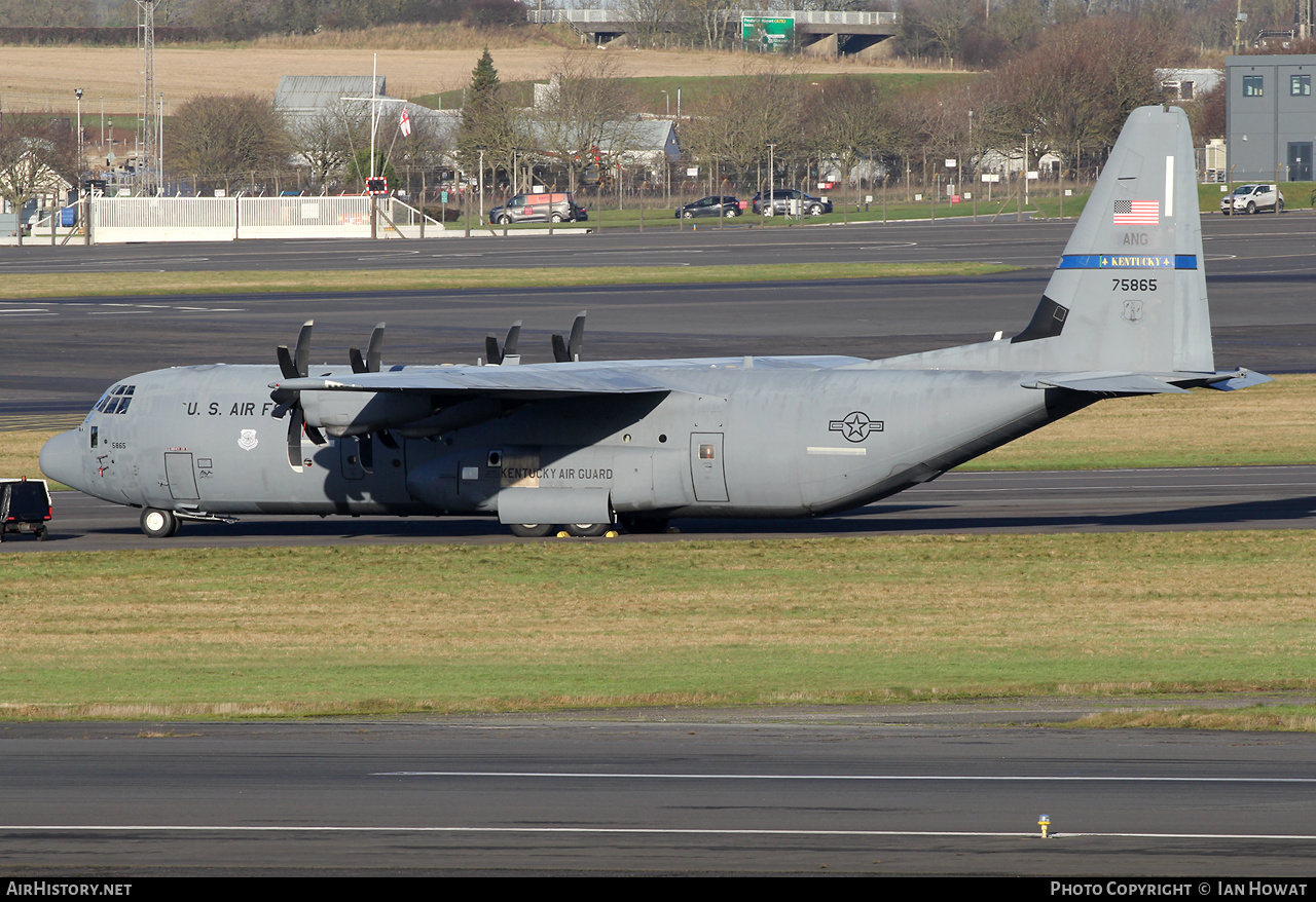 Aircraft Photo of 17-5865 / 75865 | Lockheed Martin C-130J-30 Hercules | USA - Air Force | AirHistory.net #758584