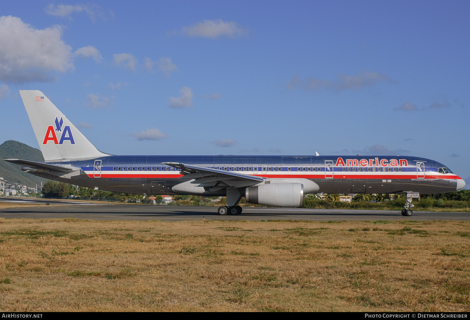 Aircraft Photo of N680AN | Boeing 757-223 | American Airlines | AirHistory.net #758903