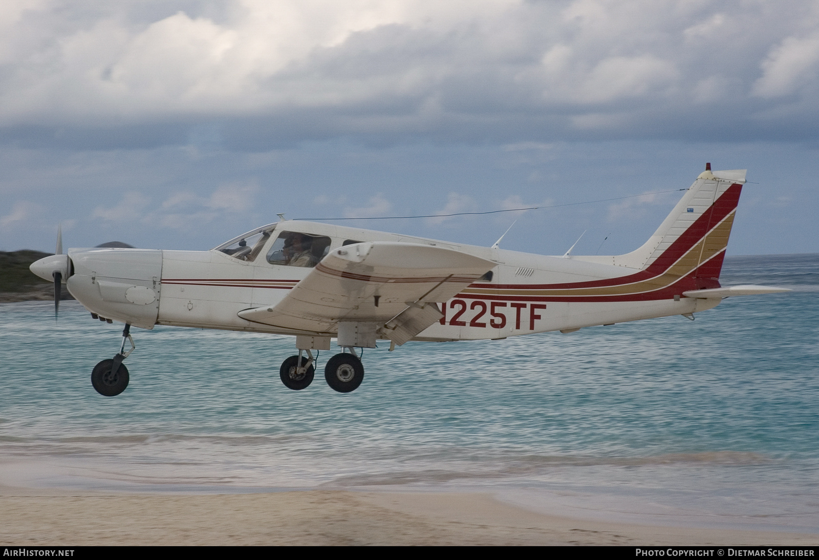 Aircraft Photo of N225TF | Piper PA-32-300 Cherokee Six | AirHistory.net #758925