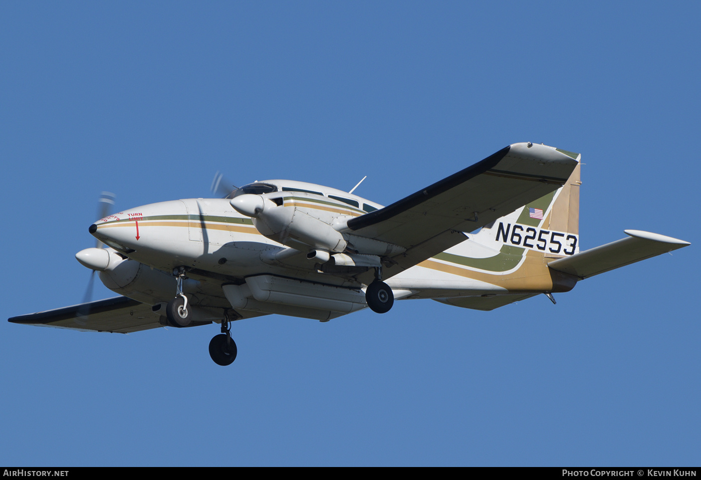 Aircraft Photo of N62553 | Piper PA-23-250 Aztec F | AirHistory.net #758975