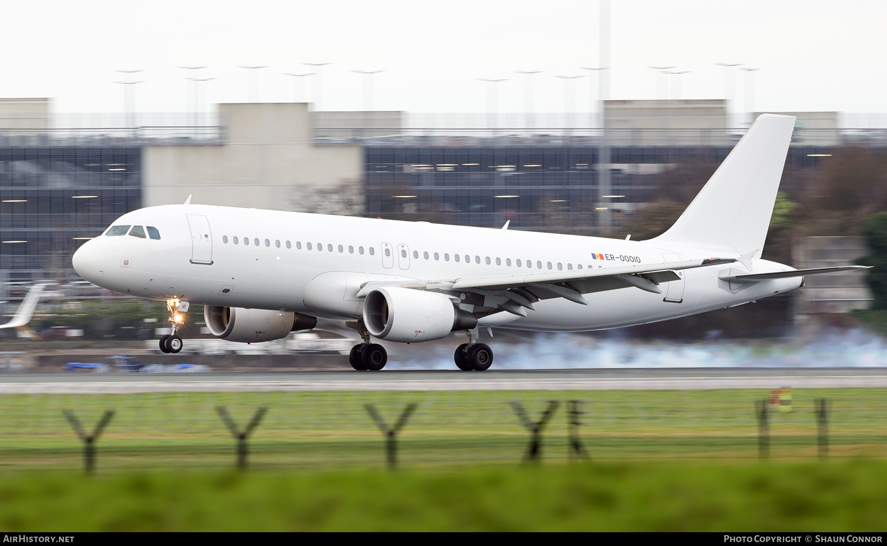 Aircraft Photo of ER-00010 | Airbus A320-214 | AirHistory.net #759689