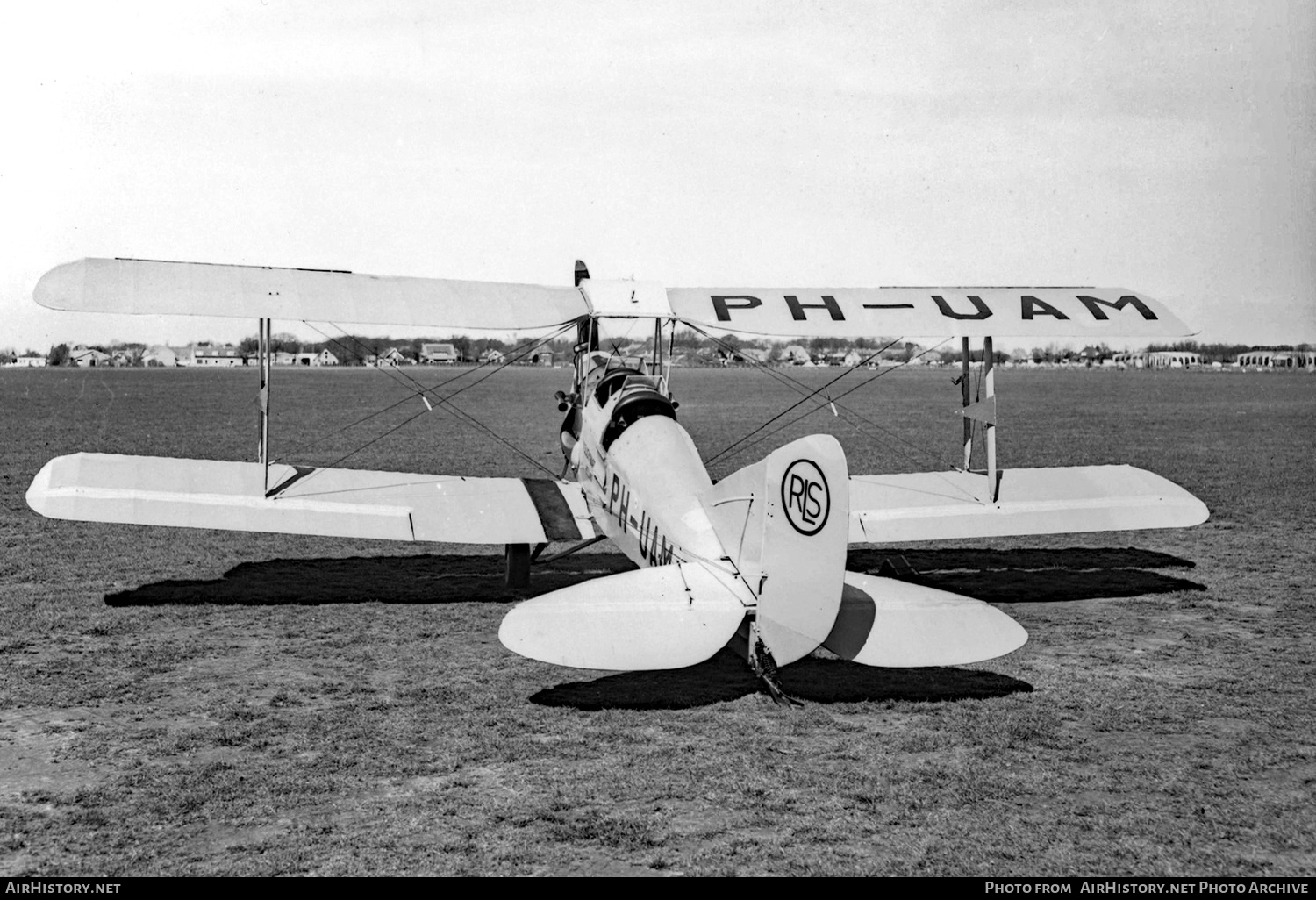 Aircraft Photo of PH-UAM | De Havilland D.H. 82A Tiger Moth | Rijksluchtvaartschool - RLS | AirHistory.net #759775