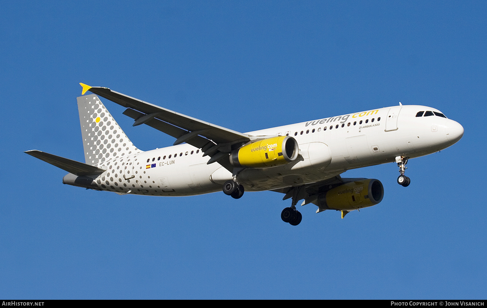 Aircraft Photo of EC-LUN | Airbus A320-232 | Vueling Airlines | AirHistory.net #759787