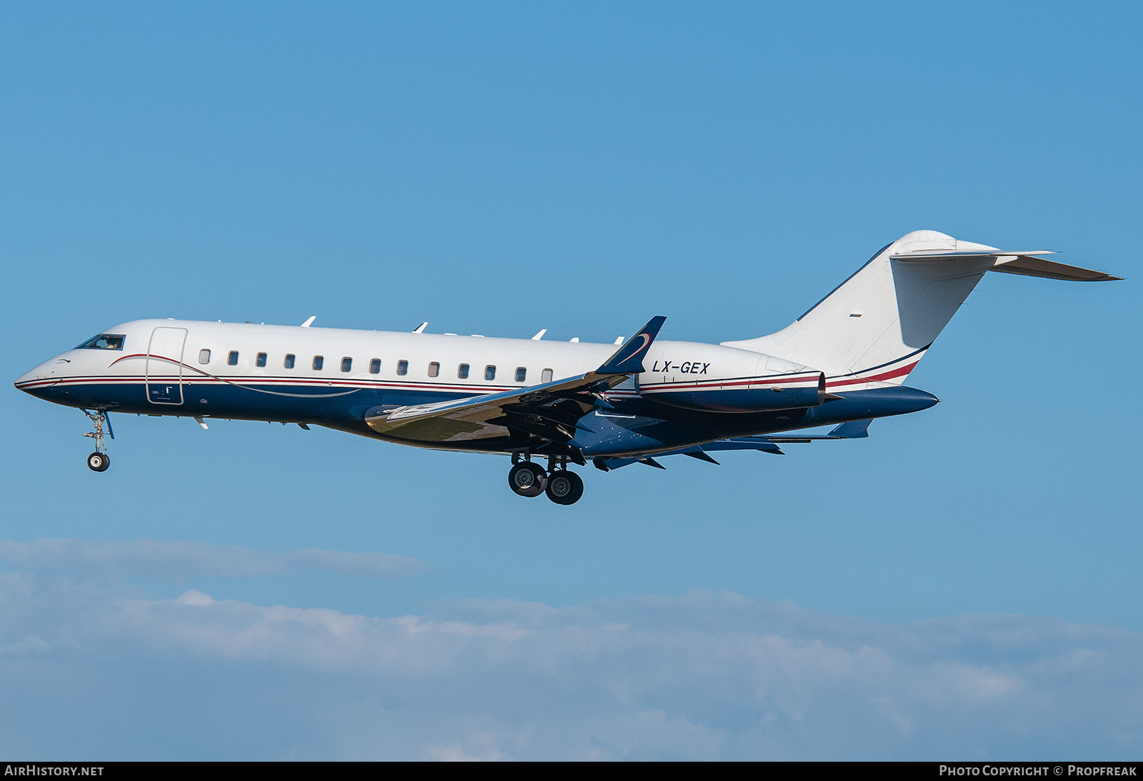 Aircraft Photo of LX-GEX | Bombardier Global Express (BD-700-1A10) | AirHistory.net #759883