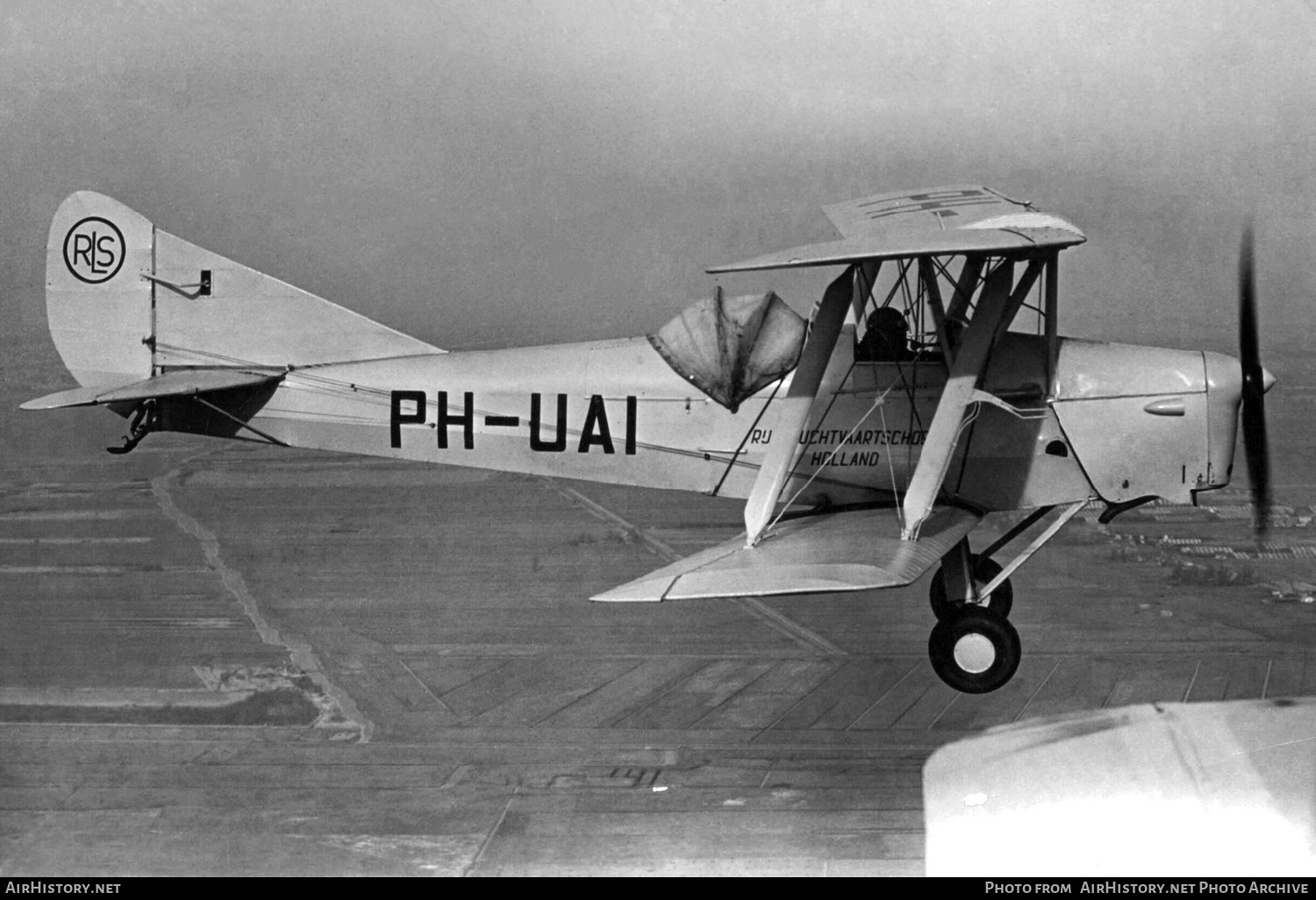 Aircraft Photo of PH-UAI | De Havilland D.H. 82A Tiger Moth | Rijksluchtvaartschool - RLS | AirHistory.net #760039