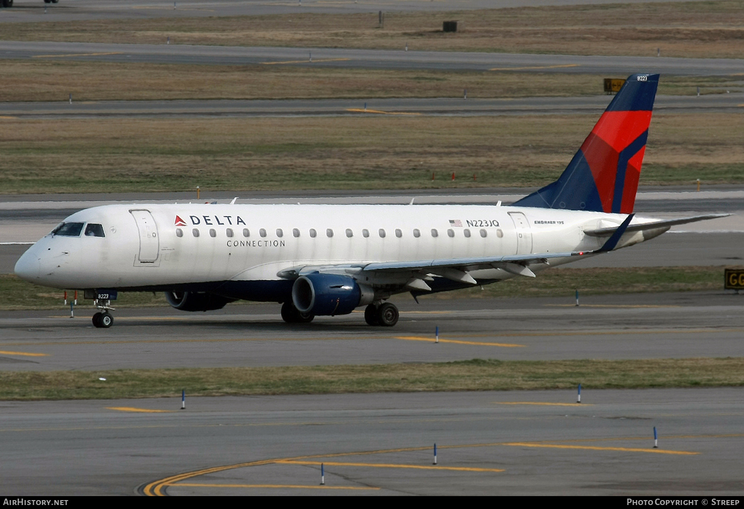Aircraft Photo of N223JQ | Embraer 175LR (ERJ-170-200LR) | Delta Connection | AirHistory.net #760145