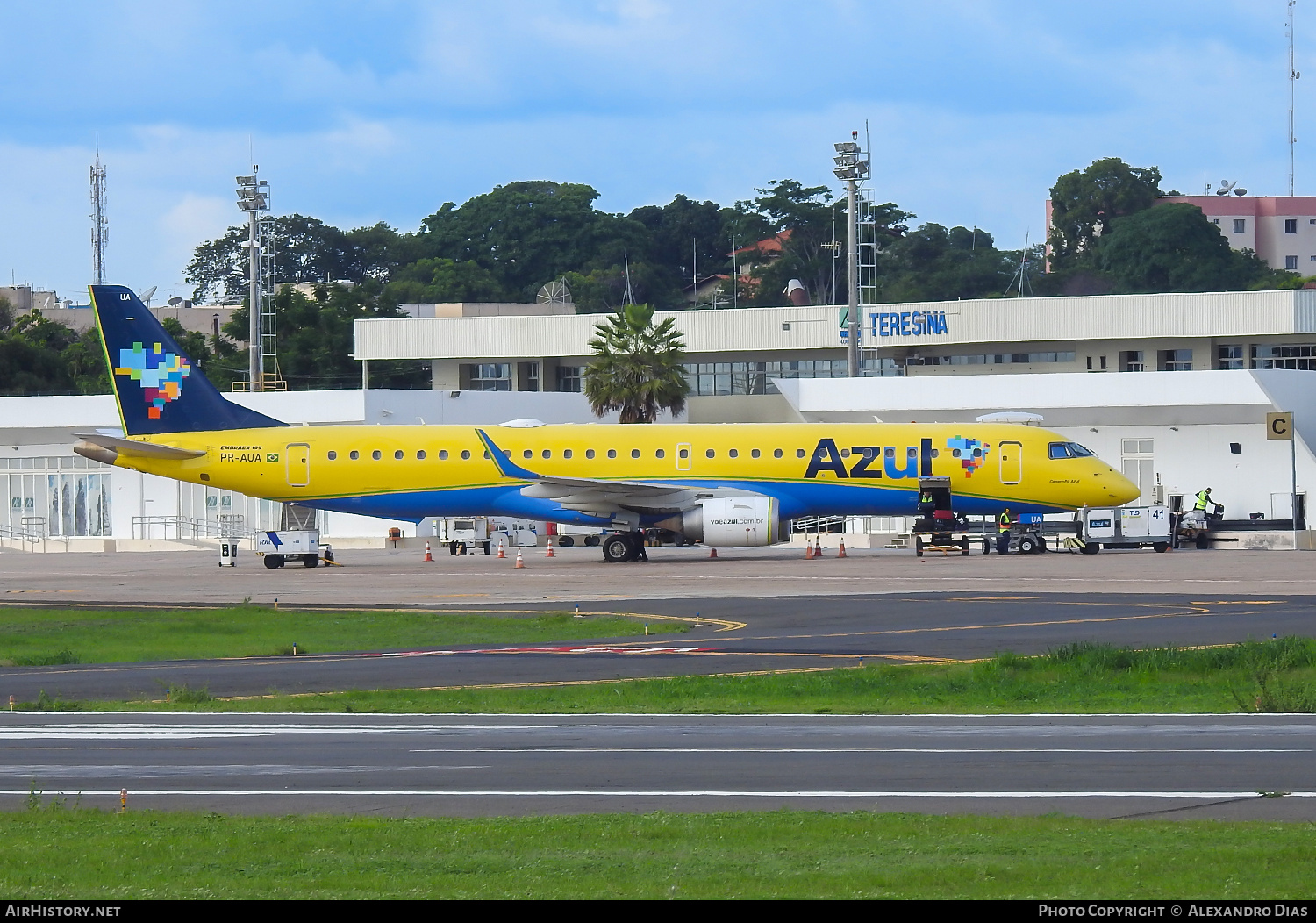 Aircraft Photo of PR-AUA | Embraer 195AR (ERJ-190-200IGW) | Azul Linhas Aéreas Brasileiras | AirHistory.net #760295