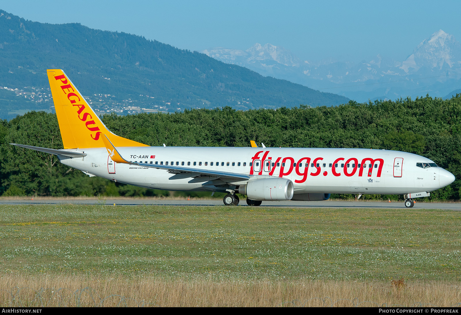Aircraft Photo of TC-AAN | Boeing 737-82R | Pegasus Airlines | AirHistory.net #760347
