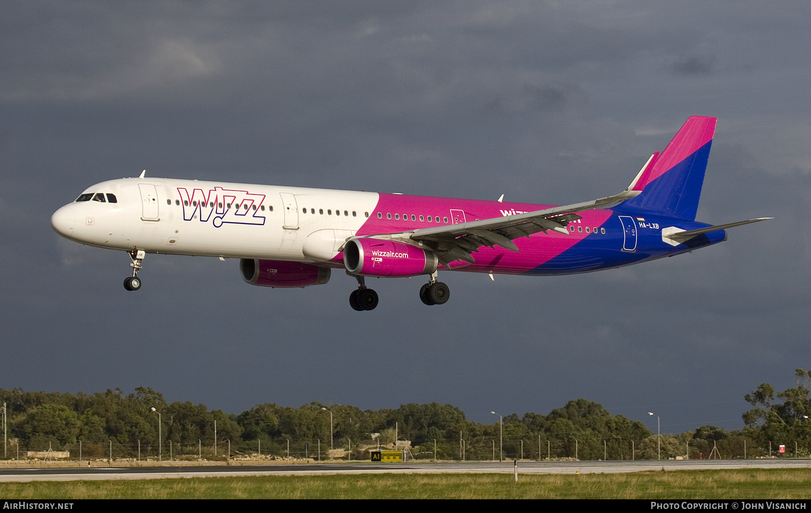 Aircraft Photo of HA-LXB | Airbus A321-231 | Wizz Air | AirHistory.net #760437