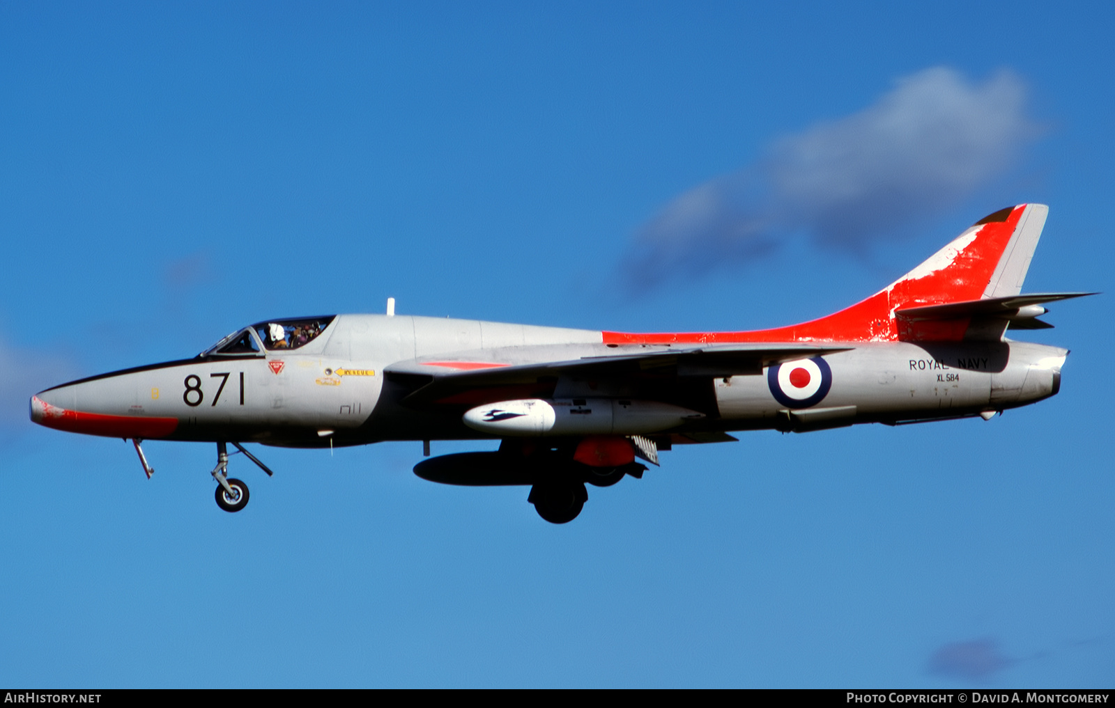 Aircraft Photo of XL584 | Hawker Hunter T8C | UK - Navy | AirHistory.net #760491