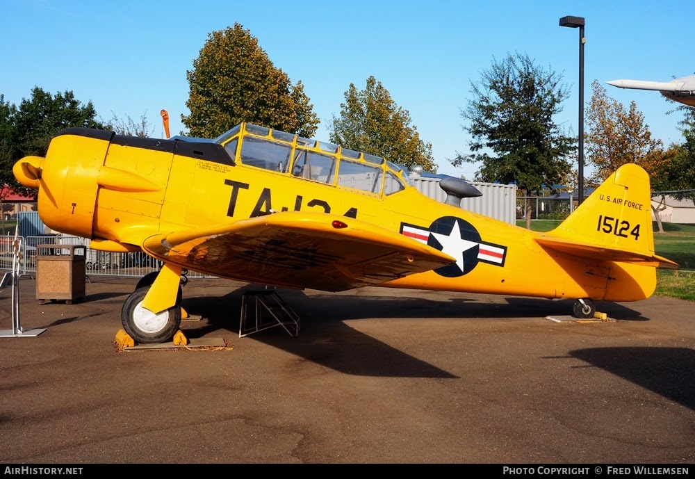 Aircraft Photo of 51-15124 | North American T-6G Texan | USA - Air Force | AirHistory.net #760525
