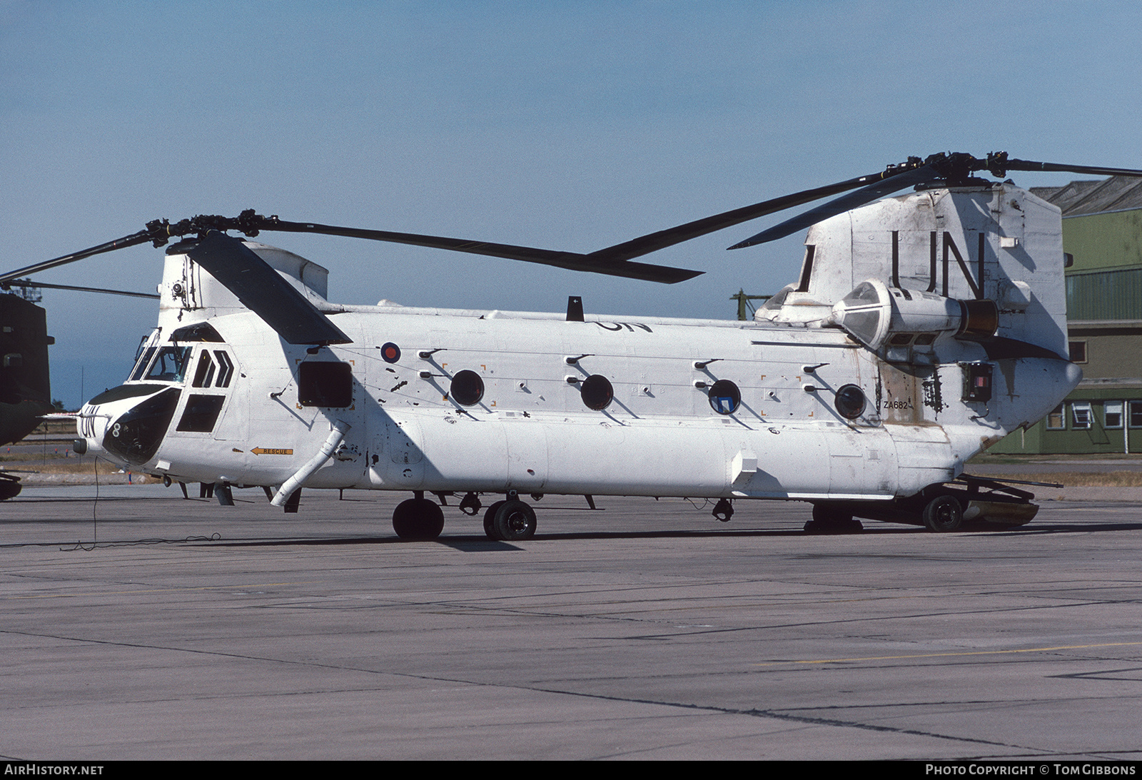 Aircraft Photo of ZA682 | Boeing Chinook HC2 (352) | UK - Air Force | AirHistory.net #760821