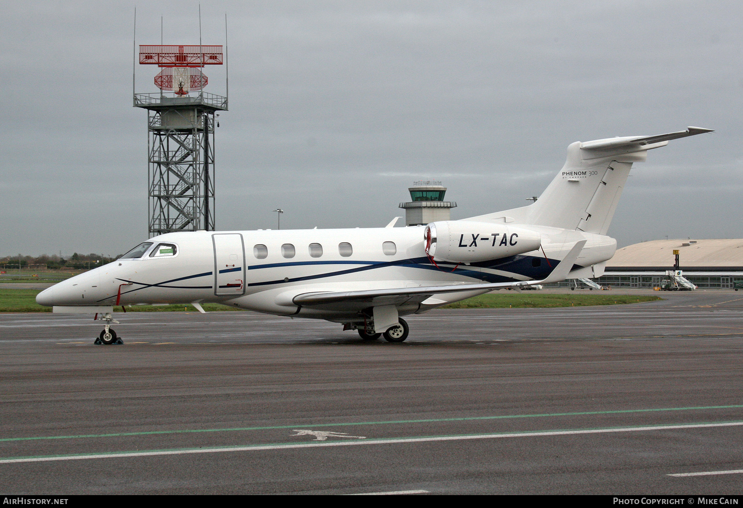 Aircraft Photo of LX-TAC | Embraer EMB-505 Phenom 300 | AirHistory.net #760926