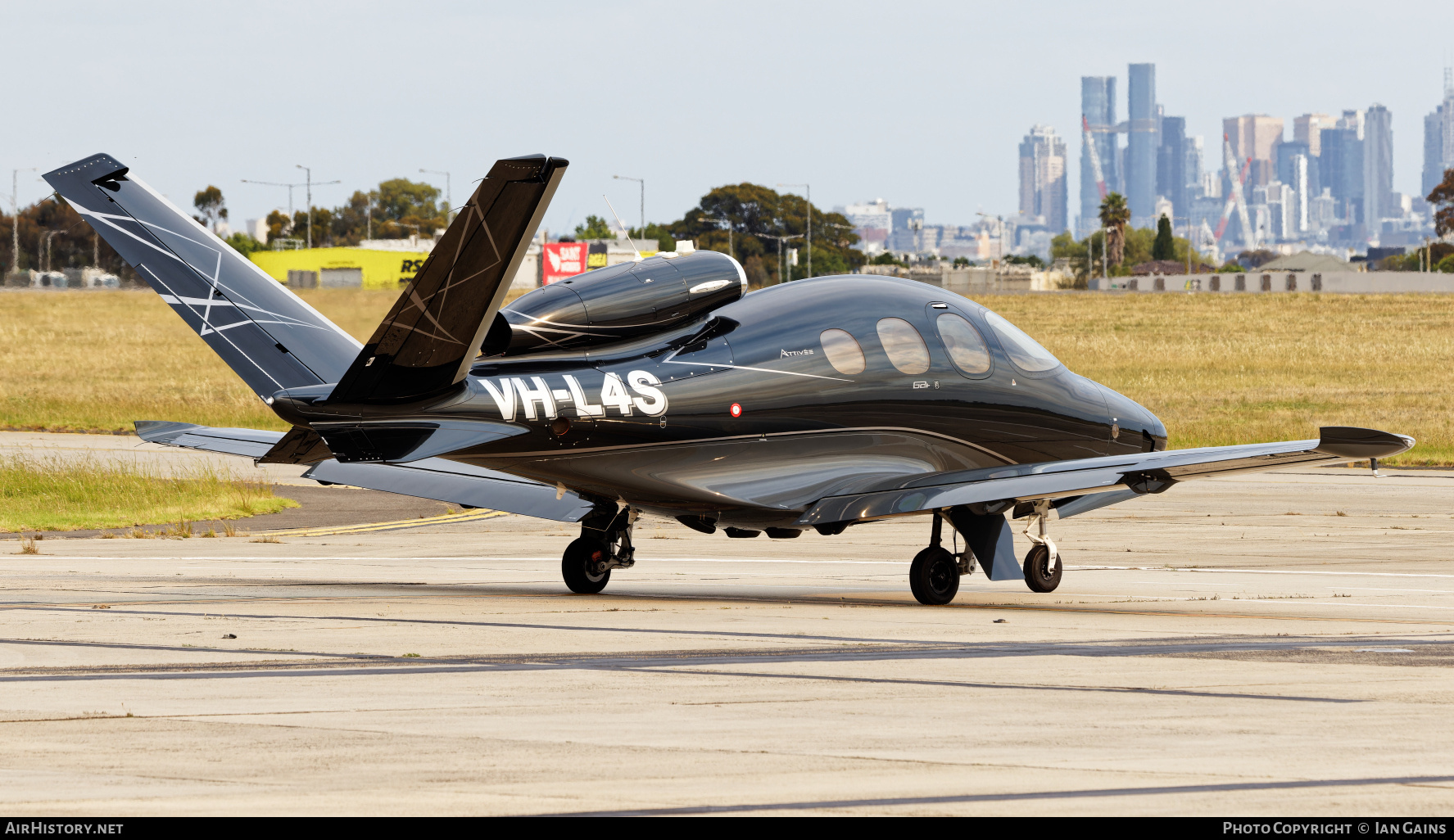 Aircraft Photo of VH-L4S | Cirrus SF-50 Vision G2+ Arrivee | AirHistory.net #760983