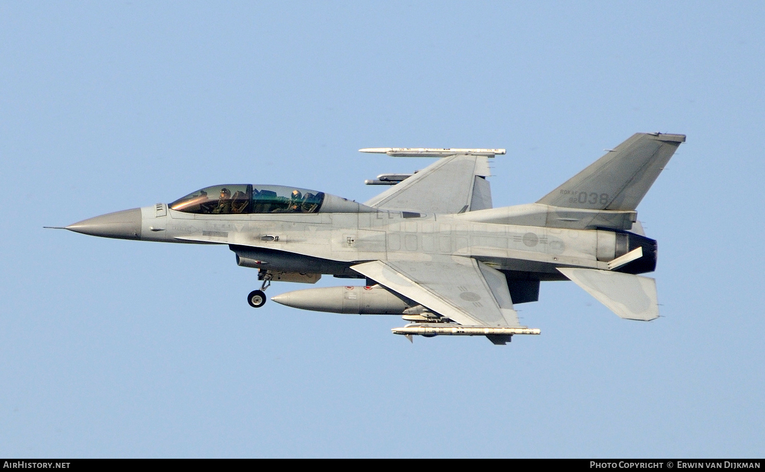 Aircraft Photo of 92-038 | Lockheed Martin KF-16D Fighting Falcon | South Korea - Air Force | AirHistory.net #761125
