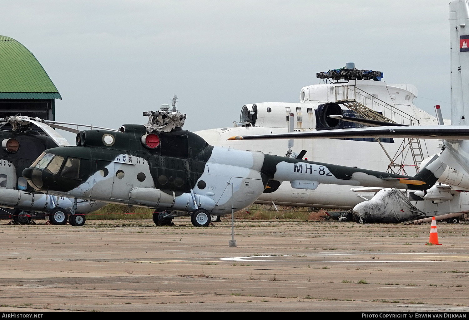 Aircraft Photo of MH-824 | Mil Mi-8T | Cambodia - Air Force | AirHistory.net #761146