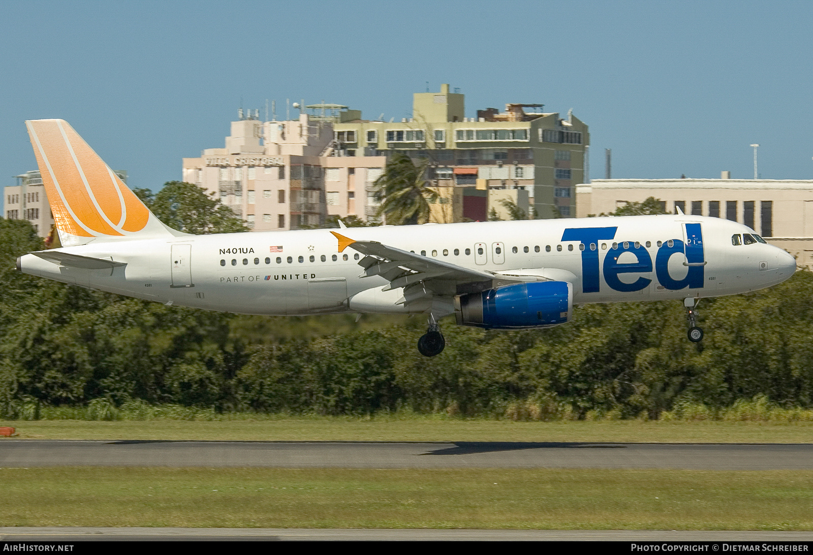 Aircraft Photo of N401UA | Airbus A320-232 | Ted | AirHistory.net #761309