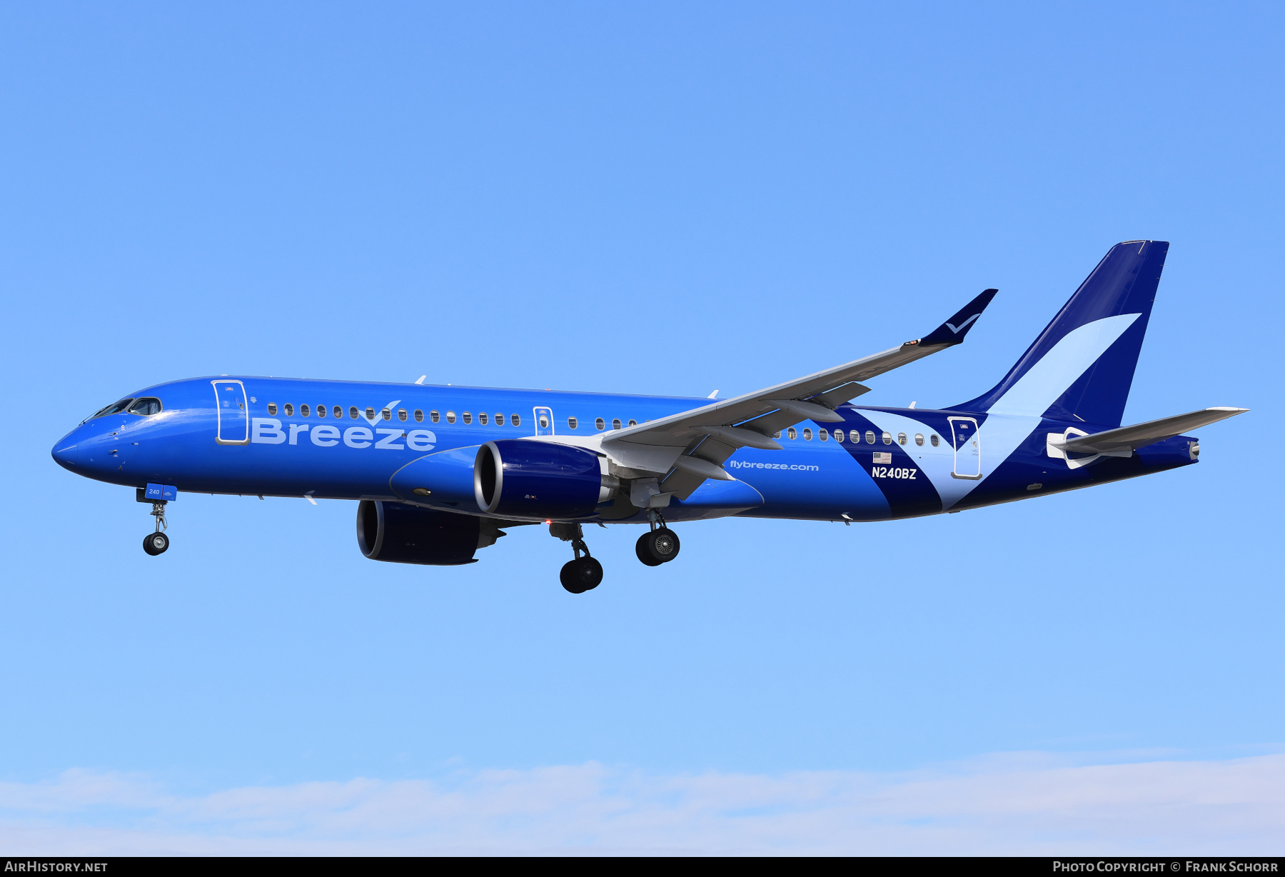 Aircraft Photo of N240BZ | Airbus A220-300 (BD-500-1A11) | Breeze Airways | AirHistory.net #761341