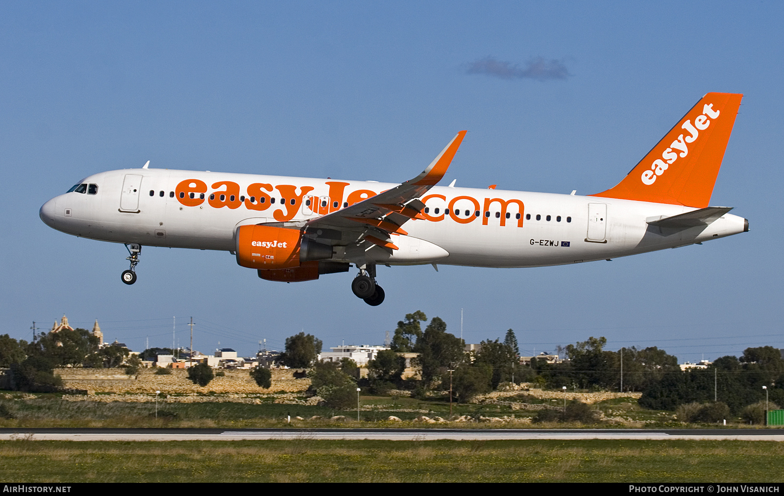 Aircraft Photo of G-EZWJ | Airbus A320-214 | EasyJet | AirHistory.net #761350