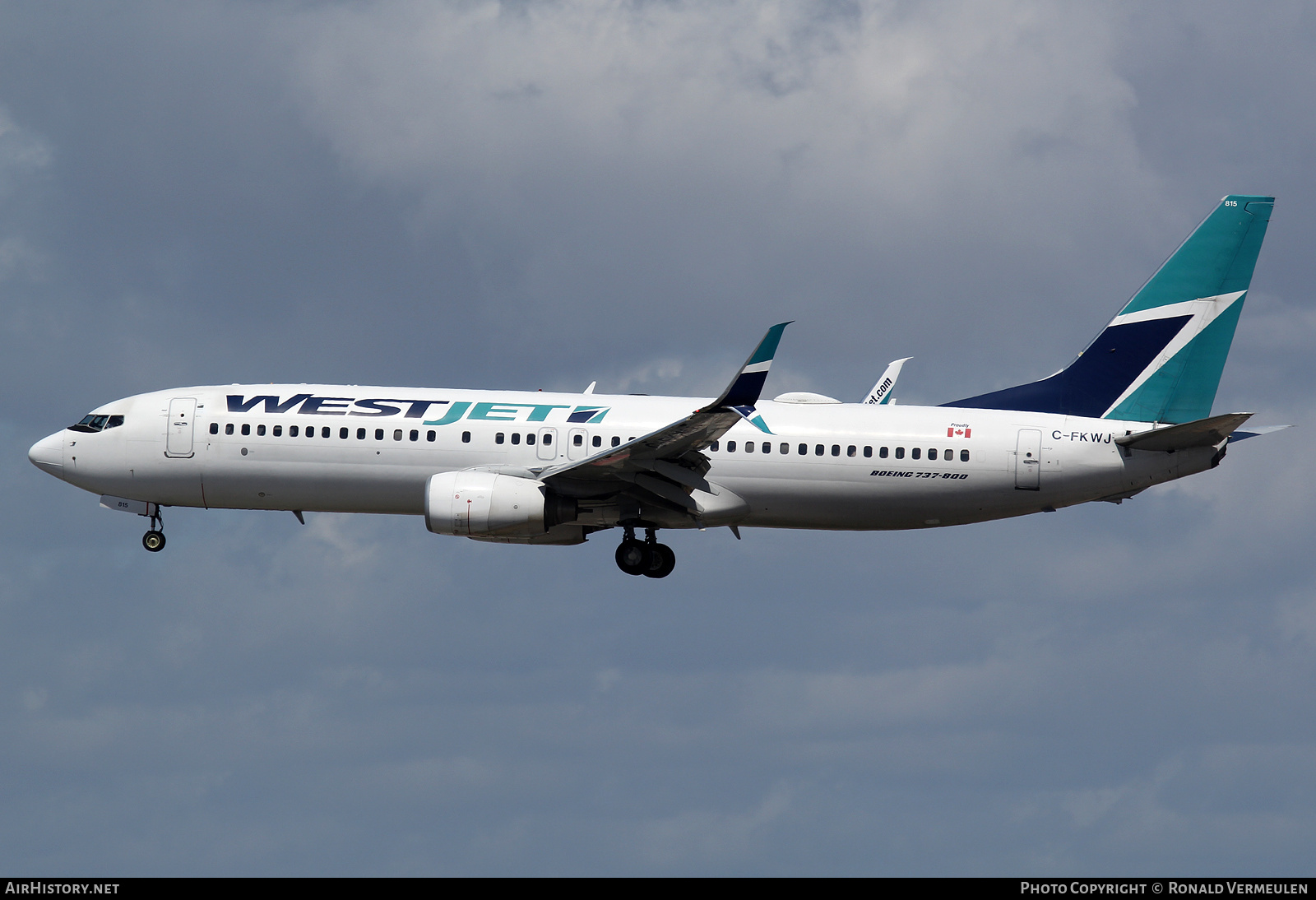 Aircraft Photo of C-FKWJ | Boeing 737-8CT | WestJet | AirHistory.net #761390
