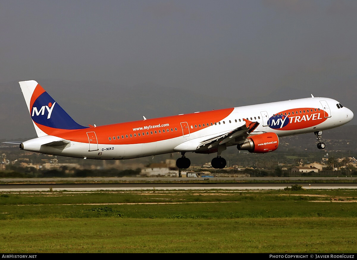 Aircraft Photo of G-NIKO | Airbus A321-211 | MyTravel Airways | AirHistory.net #761437