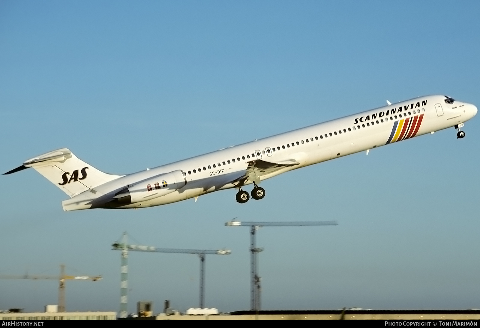 Aircraft Photo of SE-DIZ | McDonnell Douglas MD-82 (DC-9-82) | Scandinavian Airlines - SAS | AirHistory.net #761524