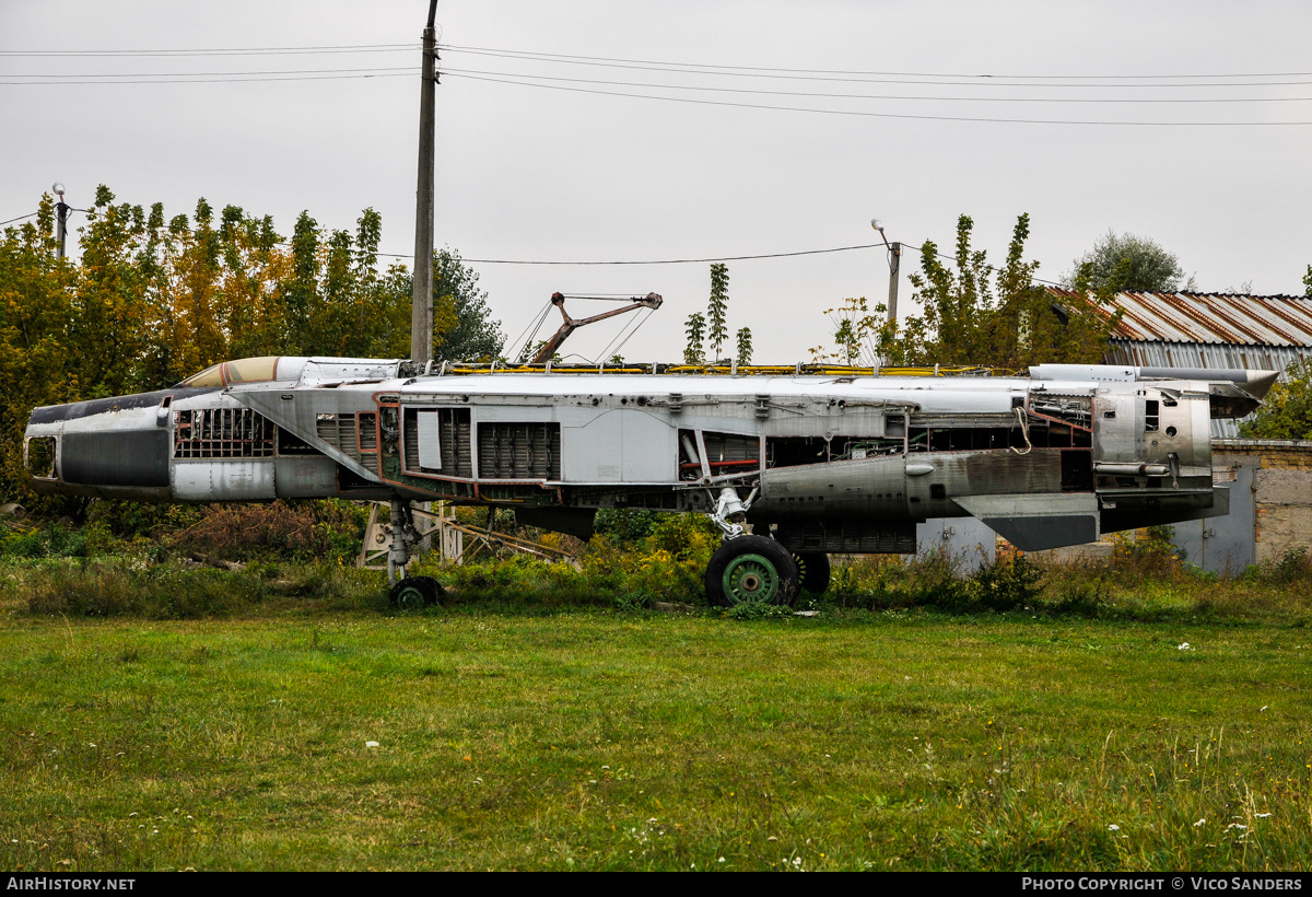 Aircraft Photo of 11 red | Mikoyan-Gurevich MiG-25RB | AirHistory.net #761556