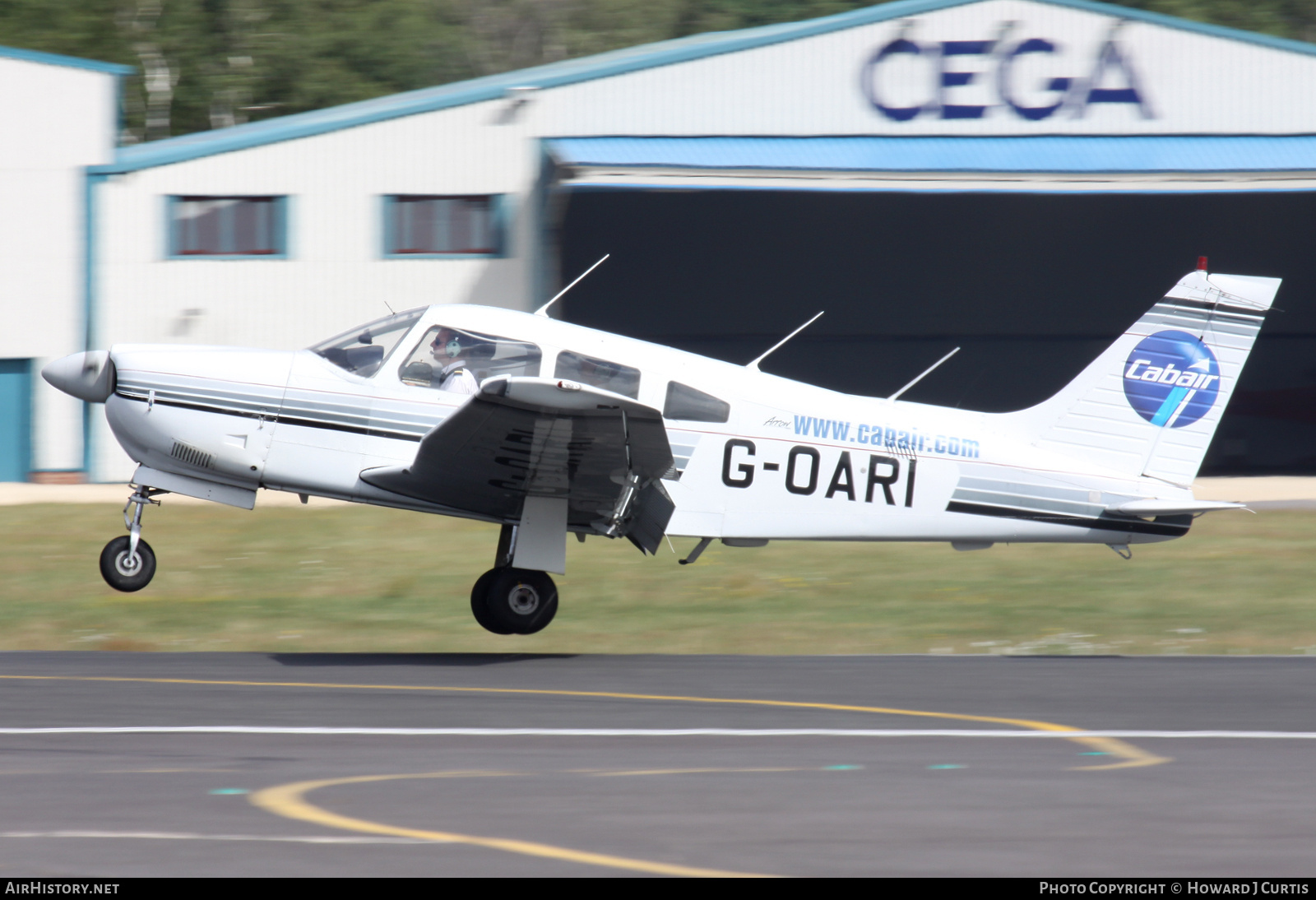 Aircraft Photo of G-OARI | Piper PA-28R-201 Arrow III | Cabair | AirHistory.net #761700