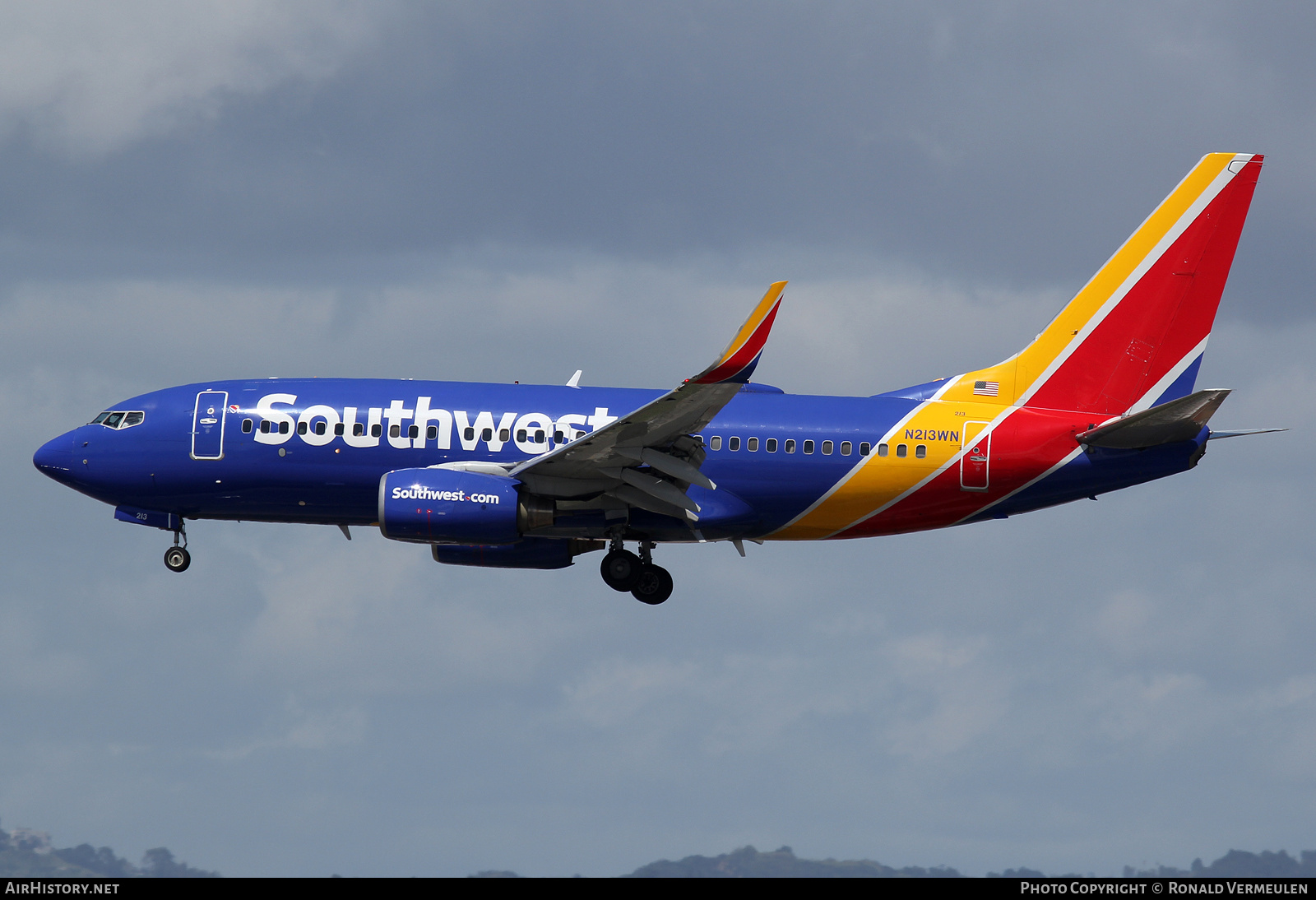 Aircraft Photo of N213WN | Boeing 737-7H4 | Southwest Airlines | AirHistory.net #761896