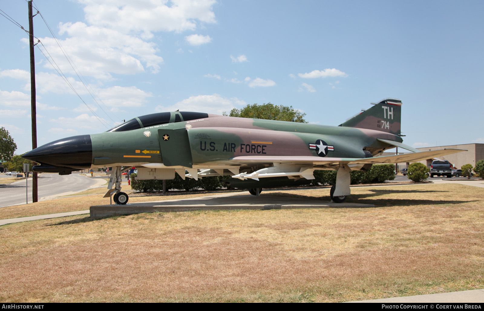 Aircraft Photo of 66-8714 / AF66-714 | McDonnell Douglas F-4D Phantom II | USA - Air Force | AirHistory.net #762027
