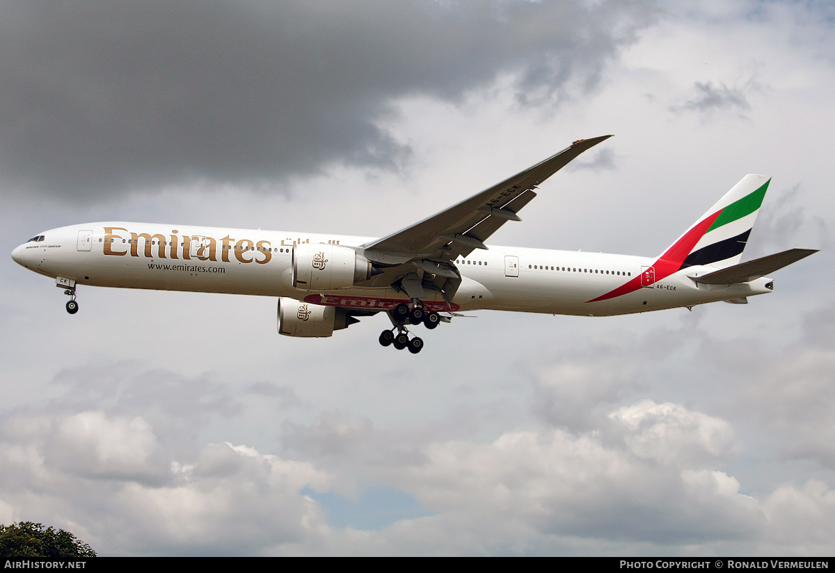 Aircraft Photo of A6-ECK | Boeing 777-31H/ER | Emirates | AirHistory.net #762183