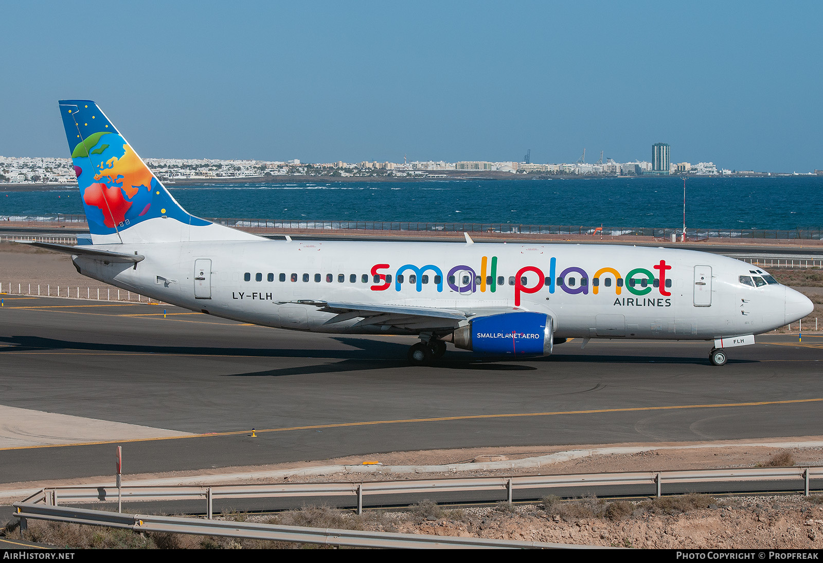Aircraft Photo of LY-FLH | Boeing 737-382 | Small Planet Airlines | AirHistory.net #762213
